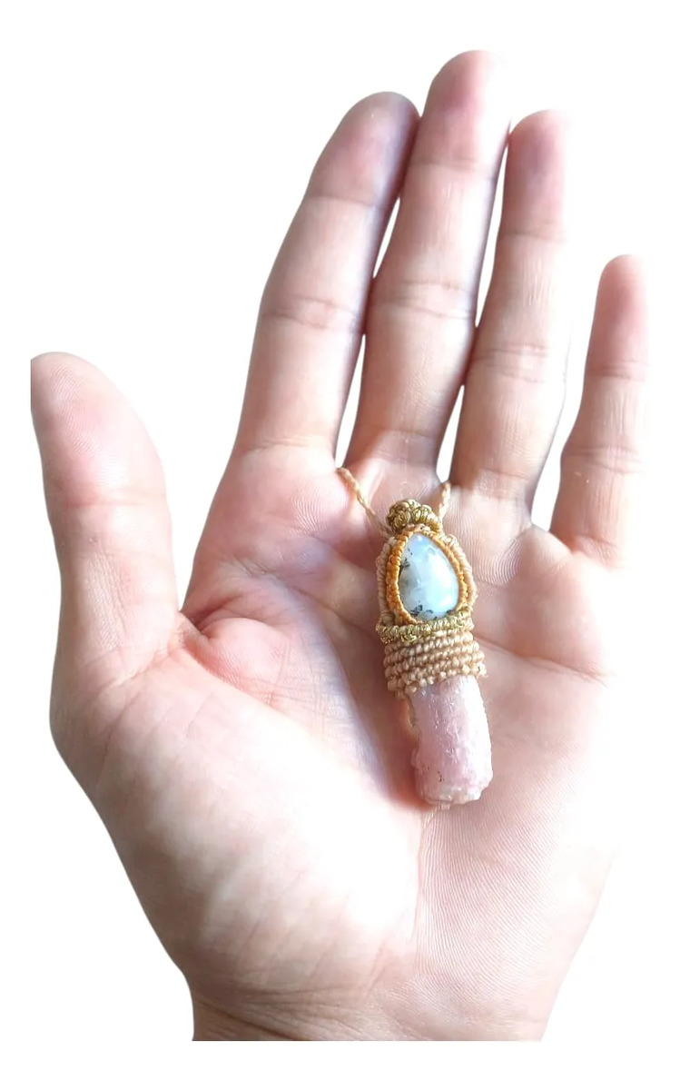 Colgante De Macramé Y Piedra Luna Natural. Nuevos Comienzos - Imagen 3