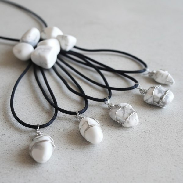 Collar Howlita Piedra Natural.acero, Regulable. Equilibrio